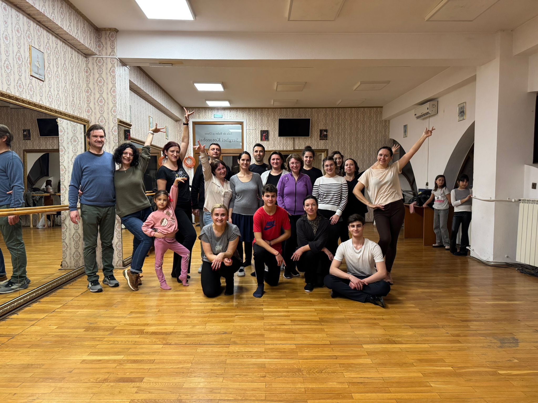 Grupa noastră de dans adulți